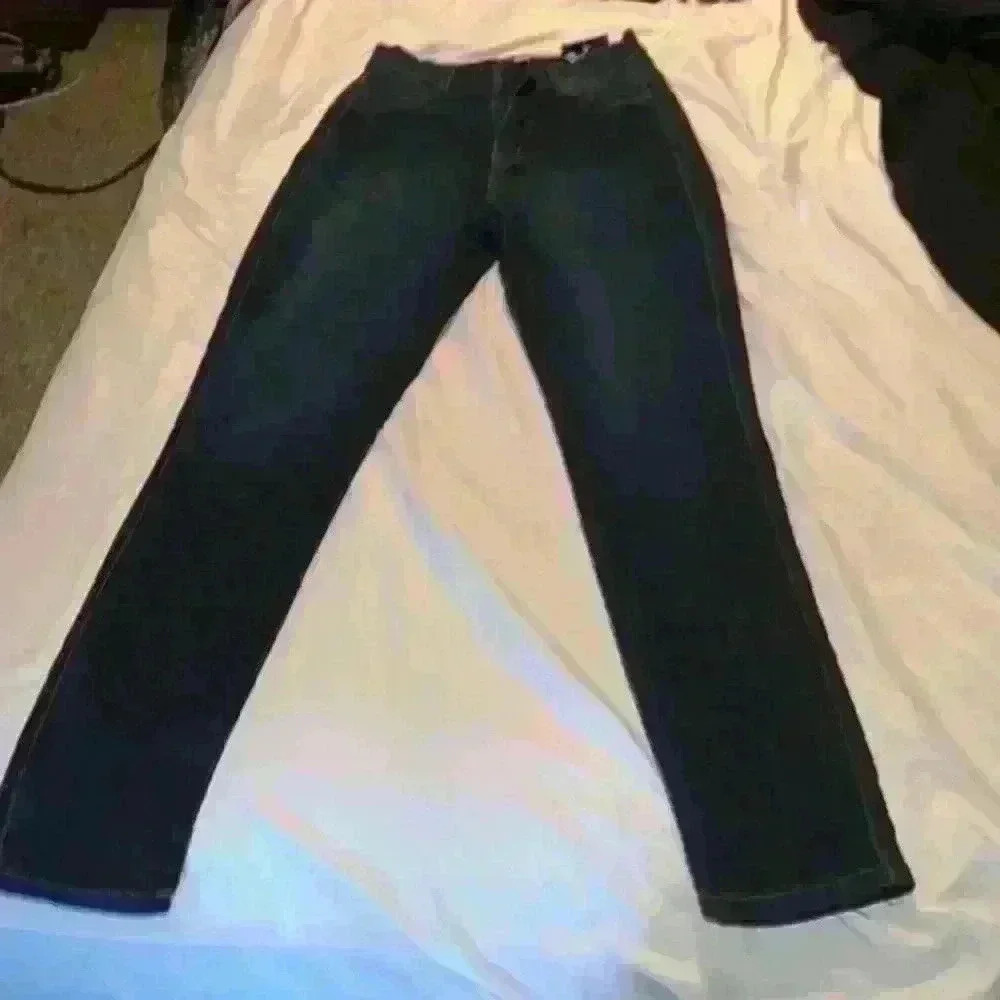 NWT FashionNova  High Wasted Jeans size 9
